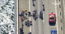 Kraksa w peletonie na 19 km przed metą 2. etapu Tour de France