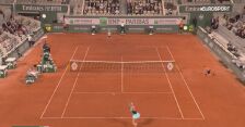 Skrót meczu Iga Świątek - Łesia Curenko w 1. rundzie Roland Garros