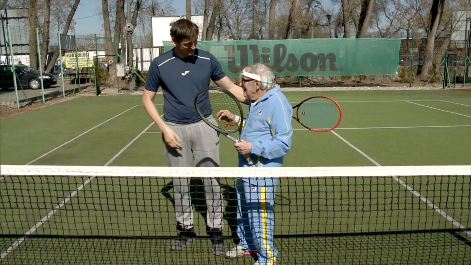 Jest najstarszym czynnym tenisistą na świecie. Pan Leonid schronienie znalazł w Polsce