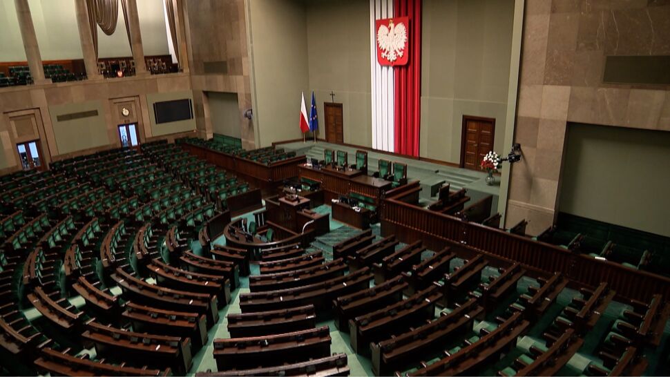W kraju same problemy, a Sejm ma wakacje. Opozycja apeluje, żeby wrócić do pracy