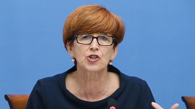 Minister rodziny Elżbieta Rafalska podczas konferencji prasowej